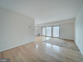 5250 Valley Forge Drive 315, Alexandria VA 22304