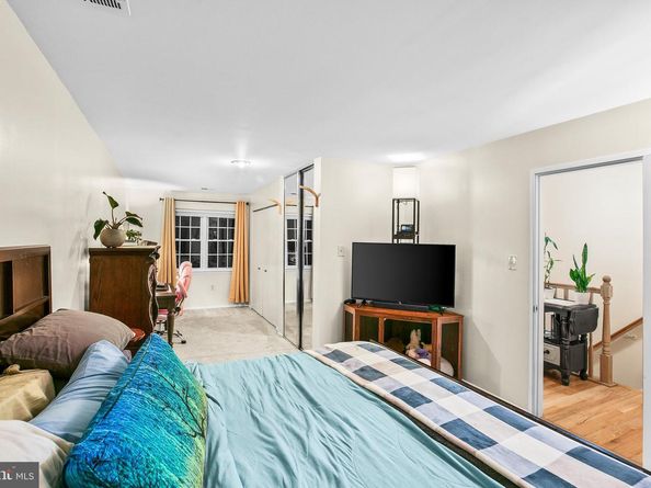 2418 Ridgehampton Court, Reston VA 20191