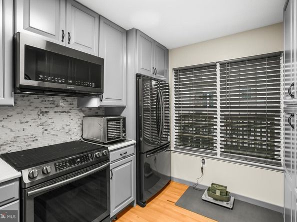 2418 Ridgehampton Court, Reston VA 20191