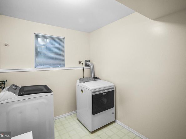 2418 Ridgehampton Court, Reston VA 20191