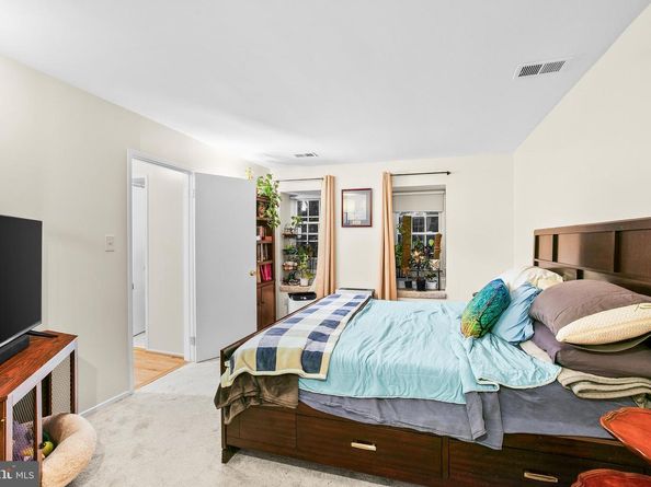 2418 Ridgehampton Court, Reston VA 20191