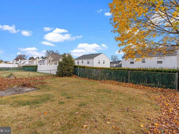 13039 Stevens Road, Philadelphia PA 19116