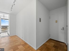 200 Locust Street 10GN, Philadelphia PA 19106