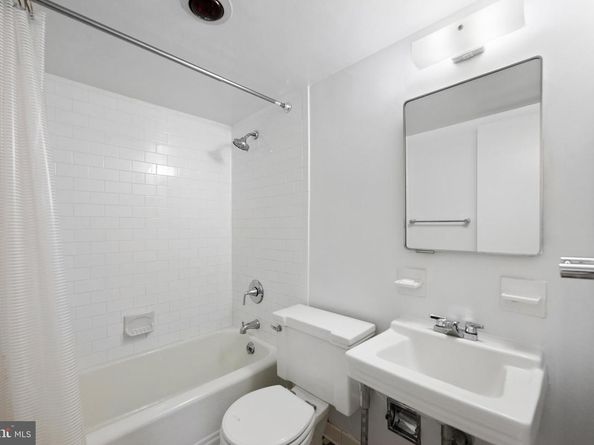 200 Locust Street 10GN, Philadelphia PA 19106