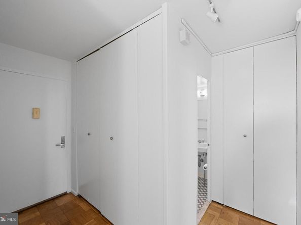 200 Locust Street 10GN, Philadelphia PA 19106