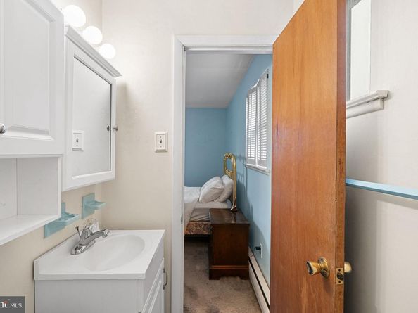 1123 Tabor Place, Philadelphia PA 19111