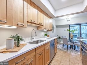 11657 Stoneview Square 97/22C, Reston VA 20191