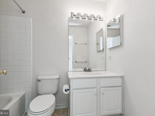 13083 Rose Petal Circle, Herndon VA 20171