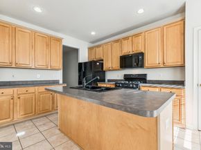 13083 Rose Petal Circle, Herndon VA 20171
