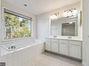 13083 Rose Petal Circle, Herndon VA 20171