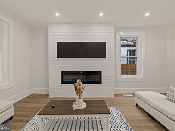 147 W Harvey Street, Philadelphia PA 19144