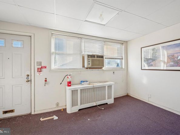 4085 Ford Road, Philadelphia PA 19131