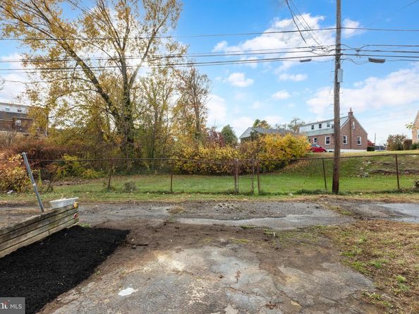 220 Brainerd Boulevard, Sharon Hill PA 19079