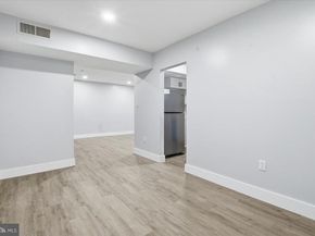 9713 Kings Crown Court 1, Fairfax VA 22031