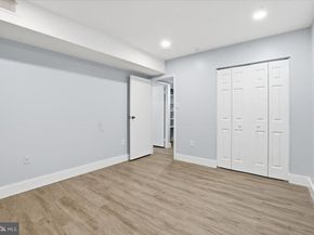 9713 Kings Crown Court 1, Fairfax VA 22031