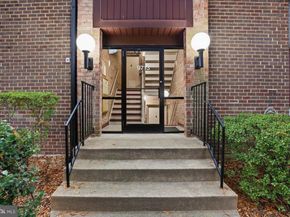 9713 Kings Crown Court 1, Fairfax VA 22031