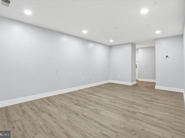 9713 Kings Crown Court 1, Fairfax VA 22031