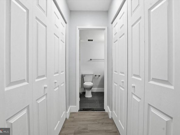 9713 Kings Crown Court 1, Fairfax VA 22031