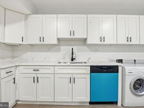 9713 Kings Crown Court 1, Fairfax VA 22031