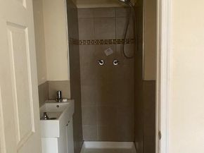 1512 W Glenwood Avenue, Philadelphia PA 19132