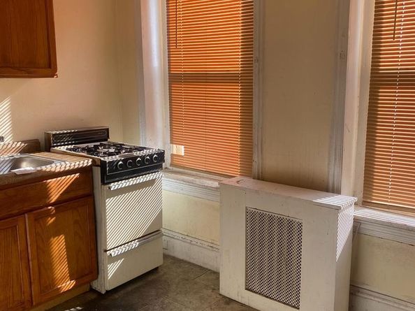 1512 W Glenwood Avenue, Philadelphia PA 19132