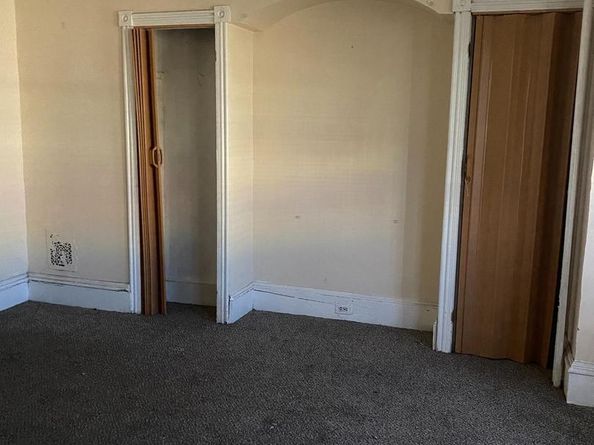 1512 W Glenwood Avenue, Philadelphia PA 19132