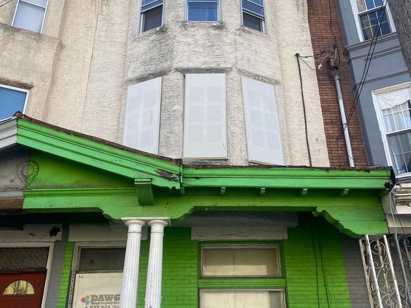 1512 W Glenwood Avenue, Philadelphia PA 19132