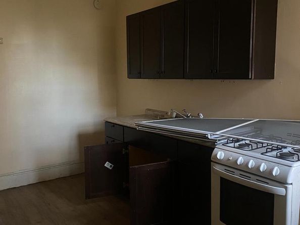 1512 W Glenwood Avenue, Philadelphia PA 19132