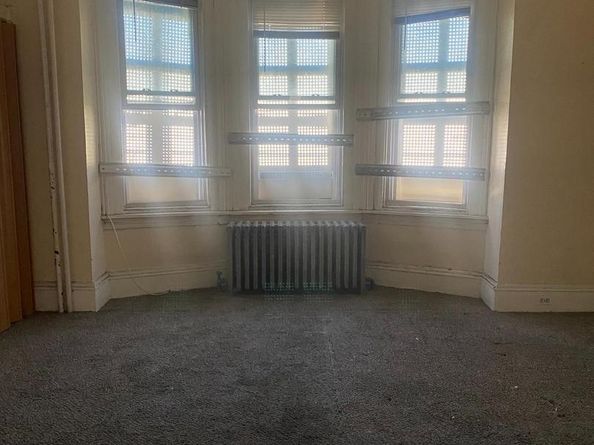 1512 W Glenwood Avenue, Philadelphia PA 19132