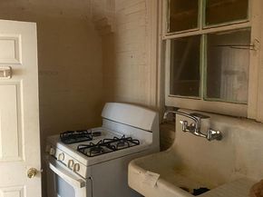 1512 W Glenwood Avenue, Philadelphia PA 19132