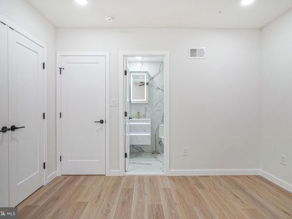 808 Fernon Street, Philadelphia PA 19148