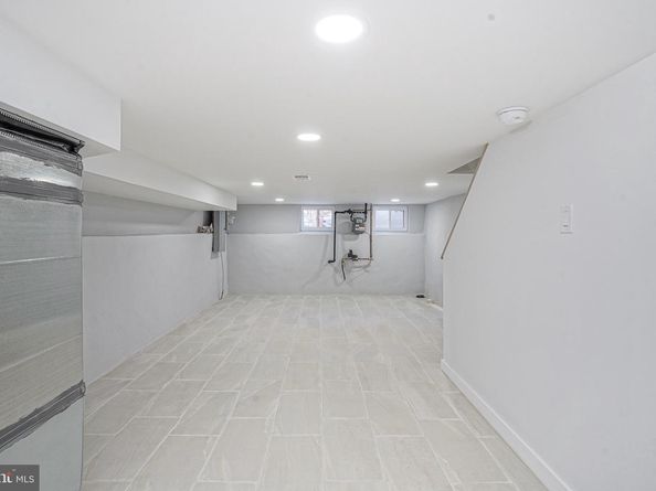 808 Fernon Street, Philadelphia PA 19148