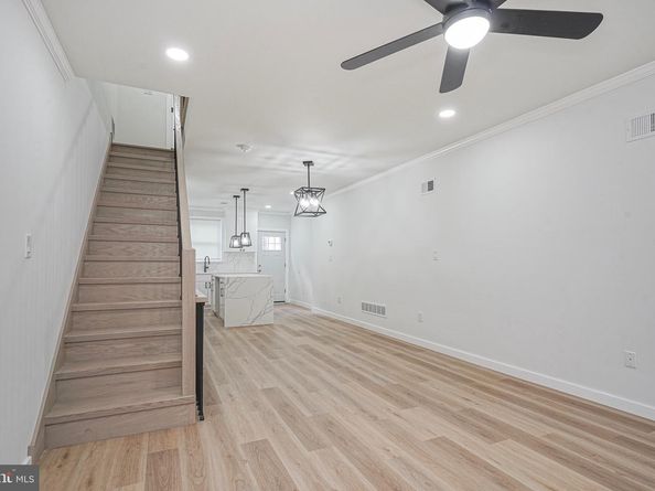 808 Fernon Street, Philadelphia PA 19148