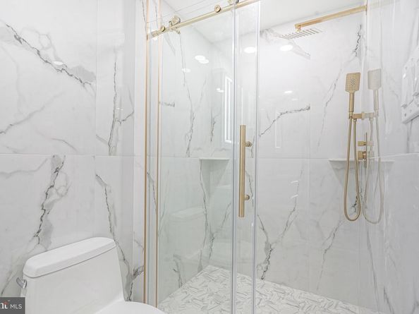 808 Fernon Street, Philadelphia PA 19148