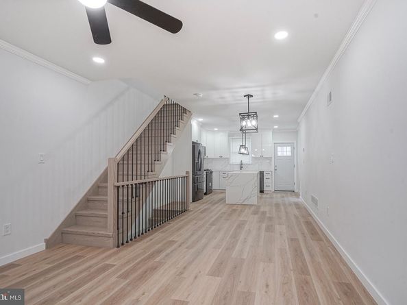 808 Fernon Street, Philadelphia PA 19148