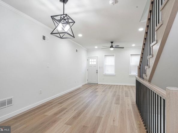 808 Fernon Street, Philadelphia PA 19148