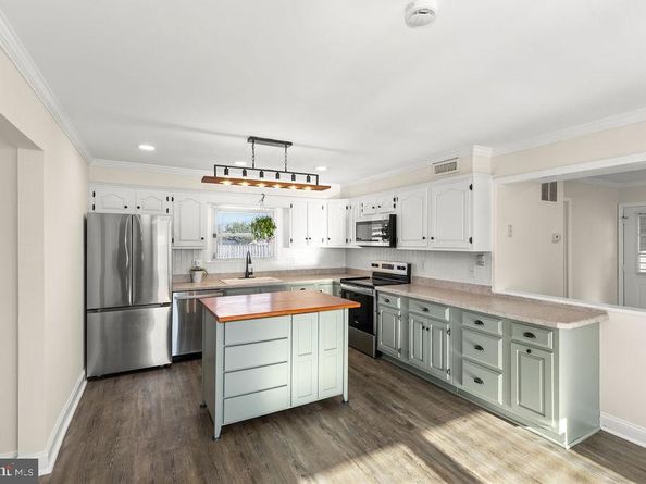 503 S Maple Court, Sterling VA 20164