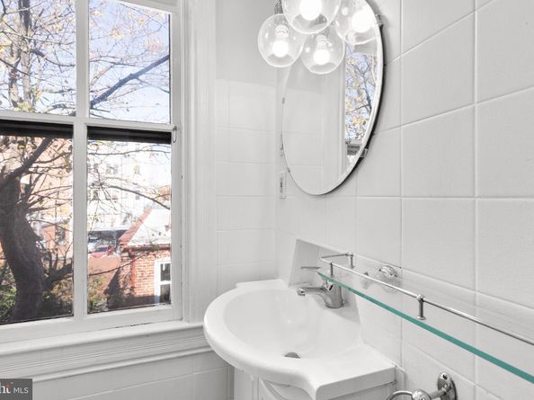 812 E Street SE, Washington DC 20003