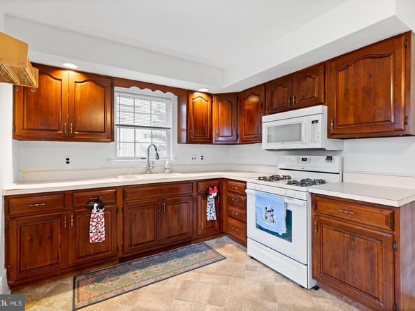 458 Lyceum Avenue, Philadelphia PA 19128