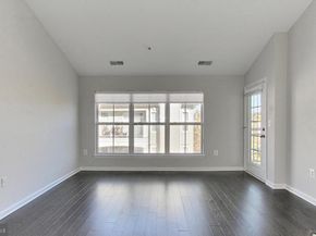 5108 Donovan Drive 404, Alexandria VA 22304