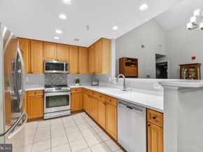 5108 Donovan Drive 404, Alexandria VA 22304