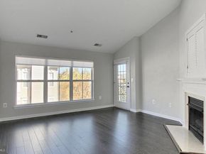 5108 Donovan Drive 404, Alexandria VA 22304