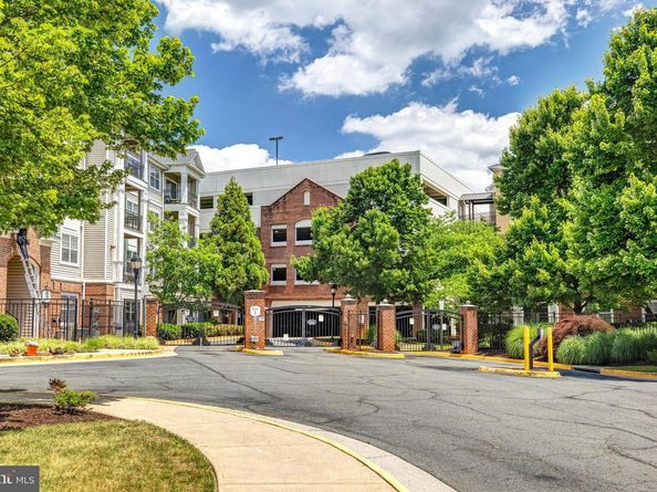 12953 Centre Park Circle 218, Herndon VA 20171