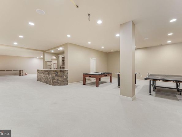 2 Piney Meetinghouse Court, Potomac MD 20854