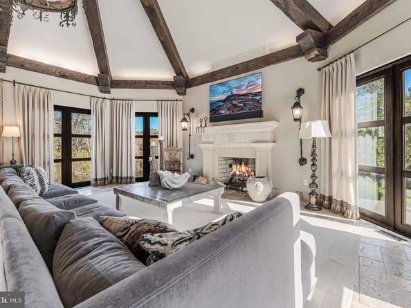 2 Piney Meetinghouse Court, Potomac MD 20854