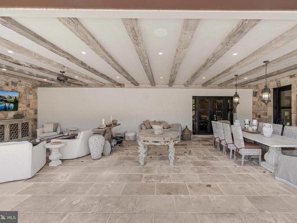 2 Piney Meetinghouse Court, Potomac MD 20854