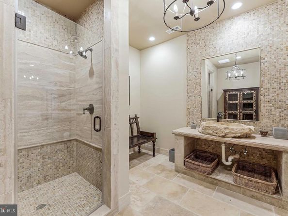 2 Piney Meetinghouse Court, Potomac MD 20854