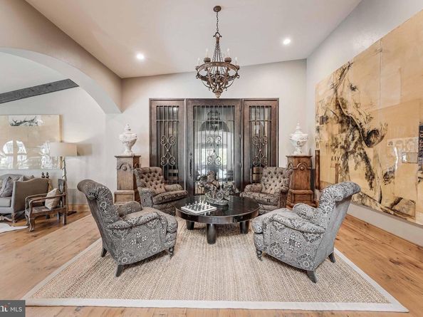 2 Piney Meetinghouse Court, Potomac MD 20854