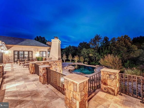 2 Piney Meetinghouse Court, Potomac MD 20854