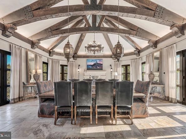 2 Piney Meetinghouse Court, Potomac MD 20854